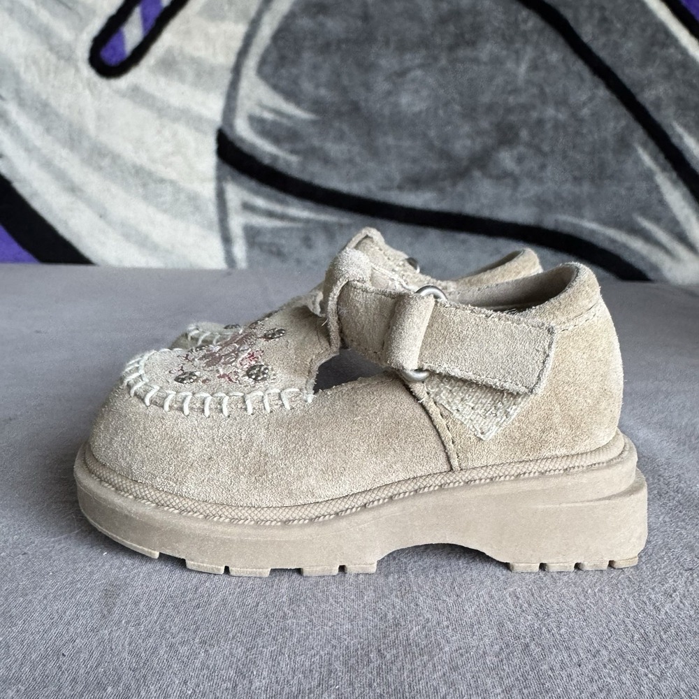 Size 3c‎ - SPROCKETS Lil Kelby Beige Suede Baby Shoes